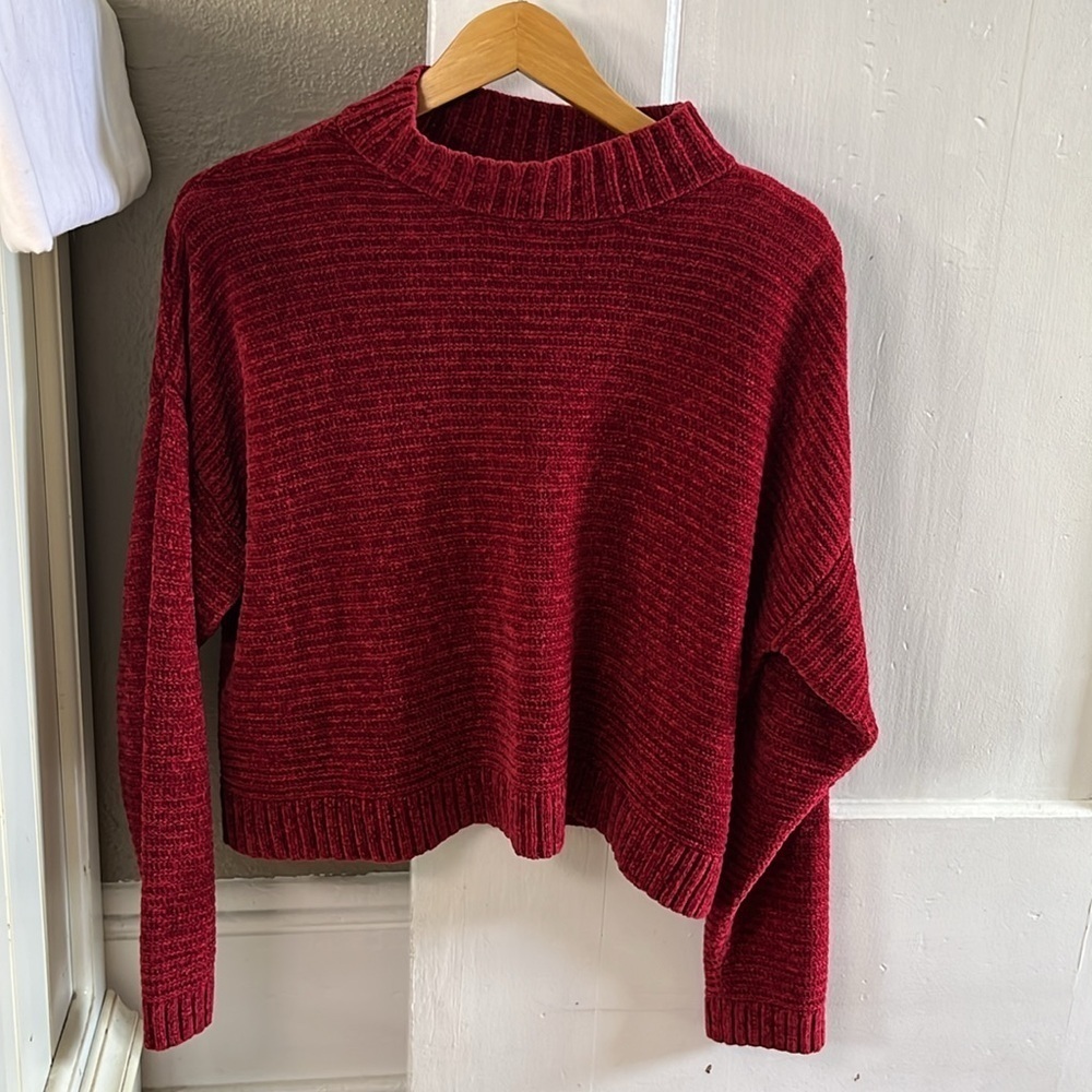 Forever 21 Chenille Maroon Mock Neck Crop Sweater - Size L